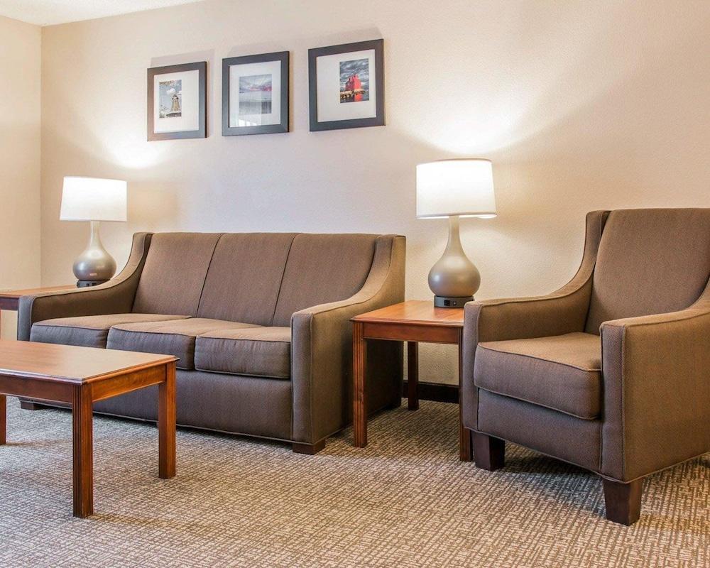 Comfort Suites Grandville - Grand Rapids Sw Екстер'єр фото