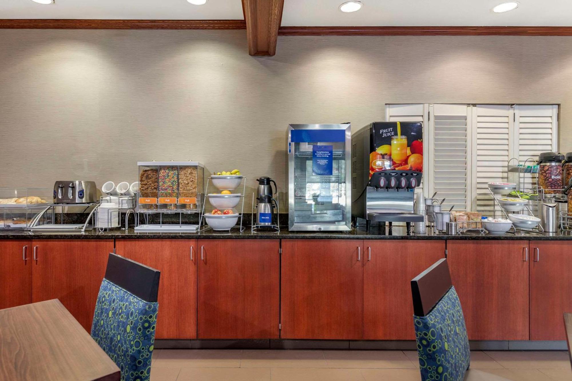 Comfort Suites Grandville - Grand Rapids Sw Екстер'єр фото